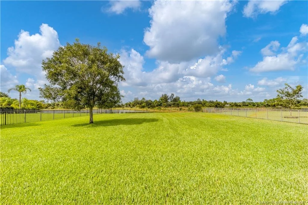 Photo of 571 SE Tres Belle Circle