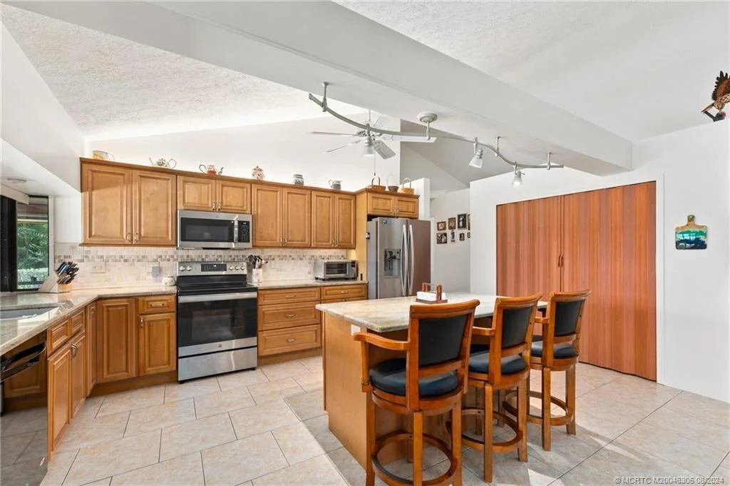 Photo of 919 NE Juniper Place