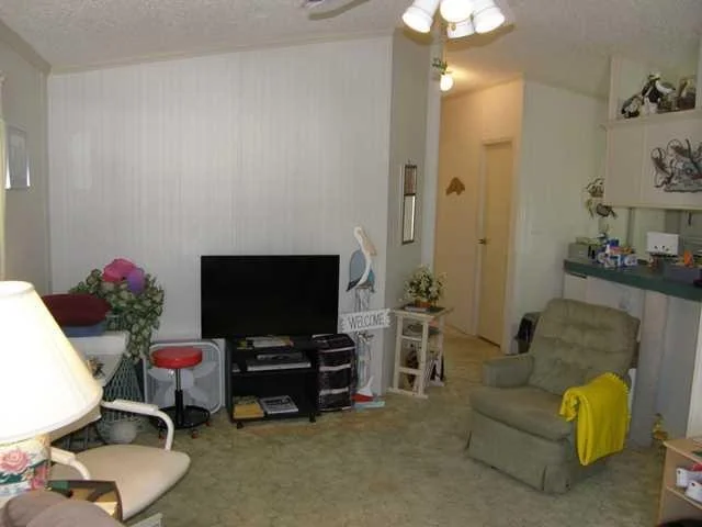 Photo of 351 Nettles Boulevard