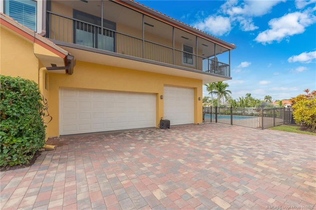Photo of 2996 SE Fairway W