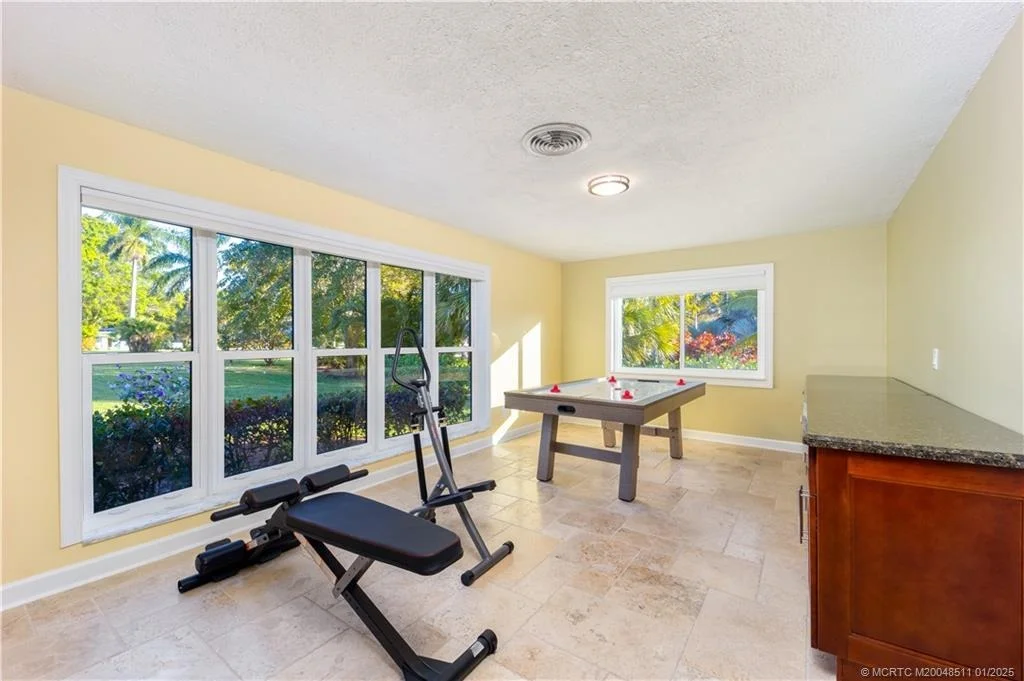 Photo of 994 NW Pine Lake Drive