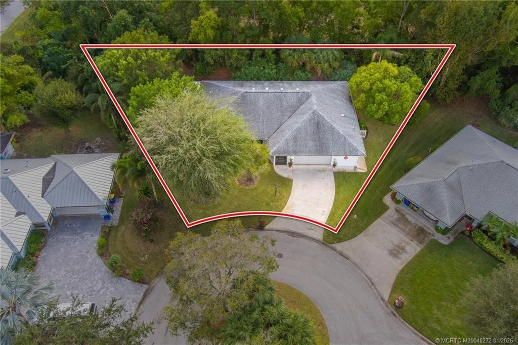 Photo of 542 SE Woods Edge Trail