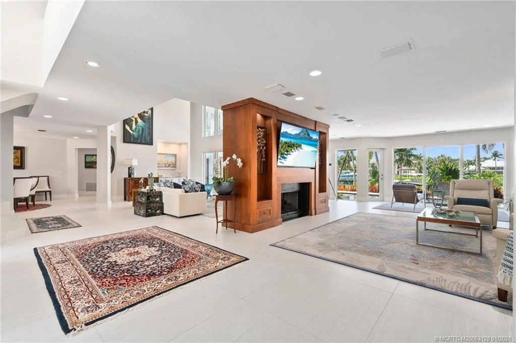 Photo of 6460 SE Harbor Circle