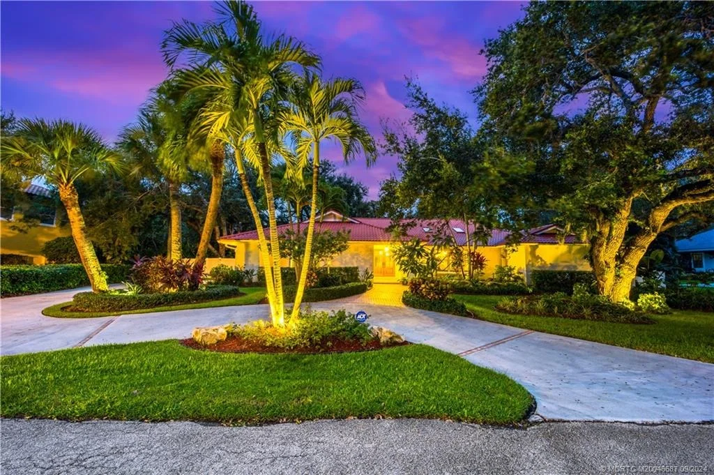 Photo of 6 Pineapple Lane