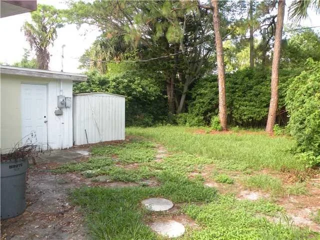 Photo of 804 SE Dolphin Drive