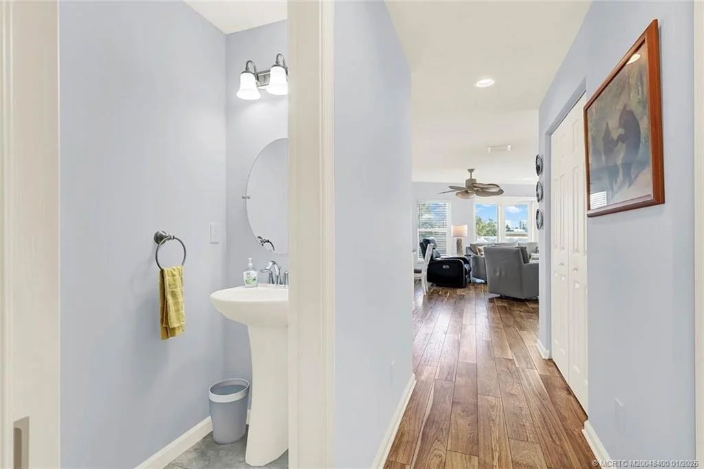Photo of 20 Nettles Boulevard