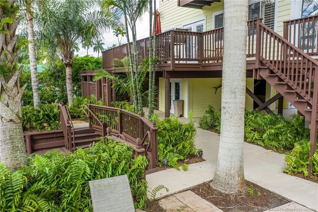 Photo of 765 SW Rustic Circle