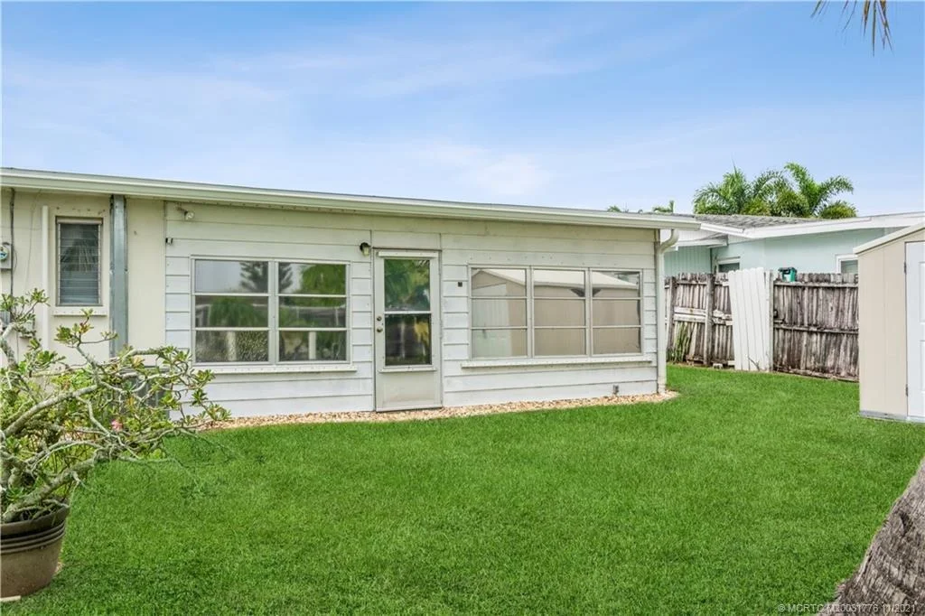 Photo of 123 SW Hideaway Place