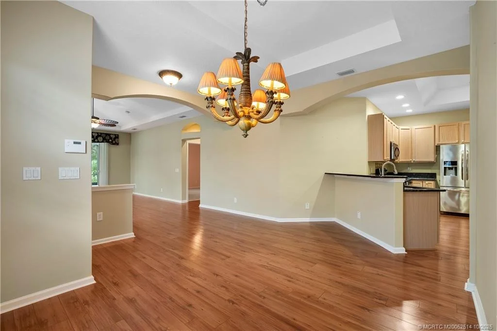 Photo of 620 NW Red Pine Way