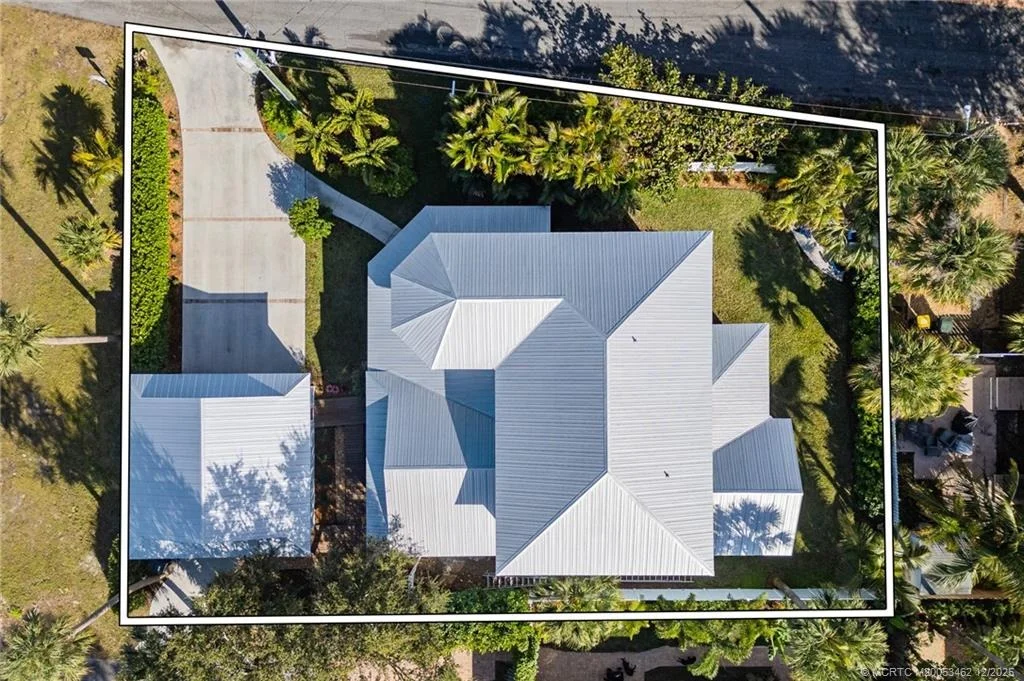 Photo of 1002 SE Riverside Drive