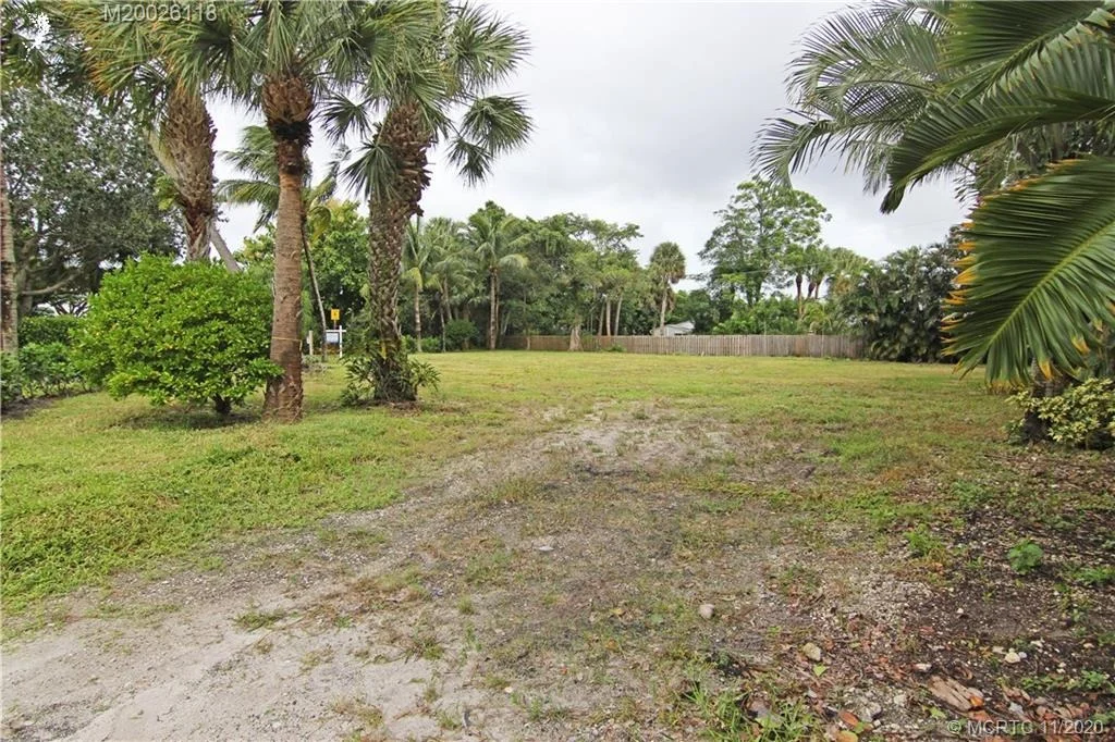 Photo of 1438 SE Riverside Drive