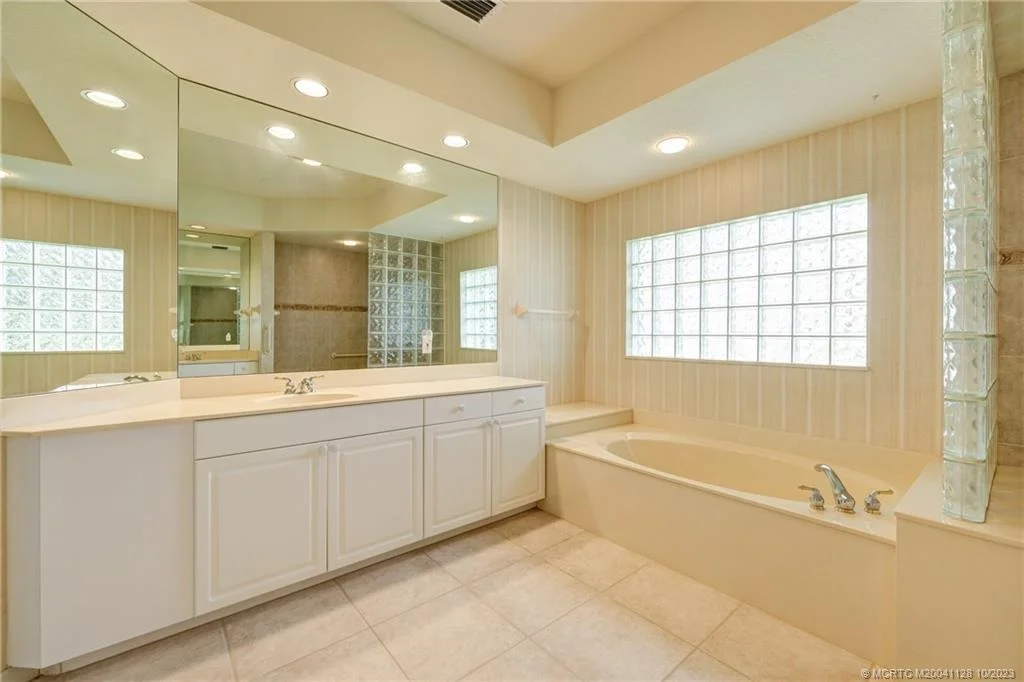 Photo of 9 Oakwood Drive