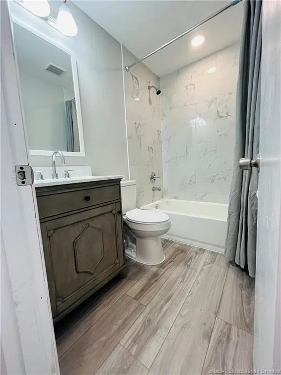 Photo of 411 SE PARKWAY Drive