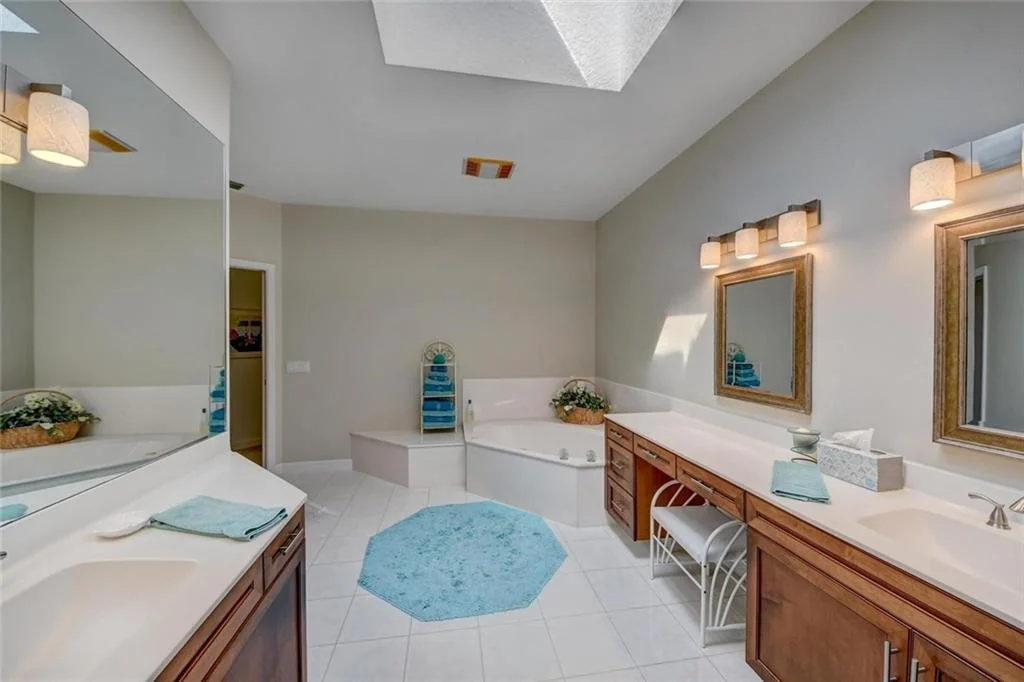 Photo of 3312 SE Cambridge Drive