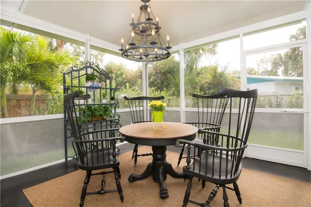 Photo of 309 SE Pelican Drive
