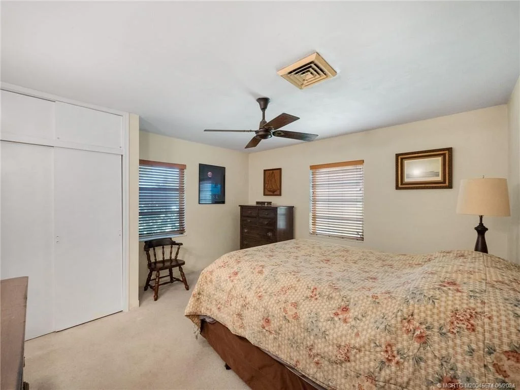 Photo of 1023 NW Pine Lake Drive