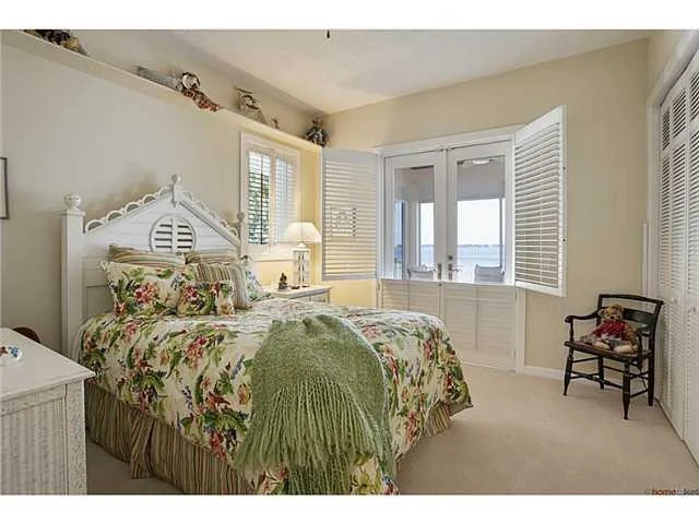 Photo of 250 SE Cardinal Way