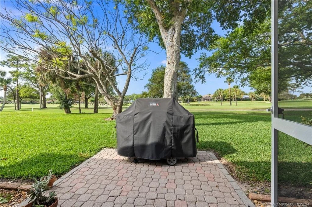 Photo of 4103 SE Fairway E