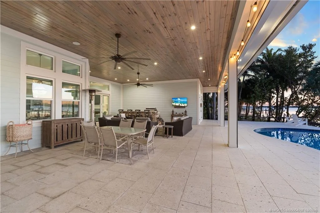 Photo of 1912 NW Cove Circle