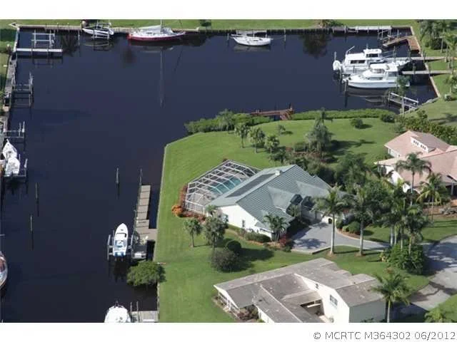 Photo of 110 SE Saint Lucie Lane