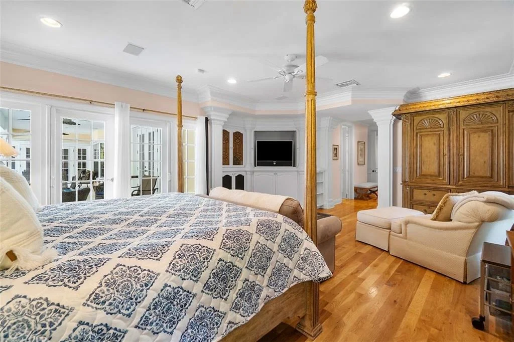 Photo of 5321 Point Lane E