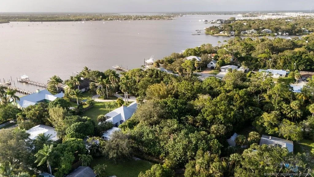 Photo of 535 SW Siesta Way