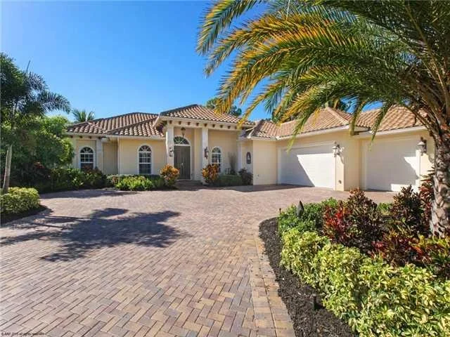 Photo of 1488 NW Lake Point
