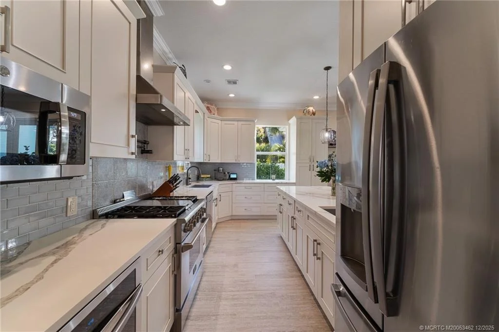 Photo of 1002 SE Riverside Drive