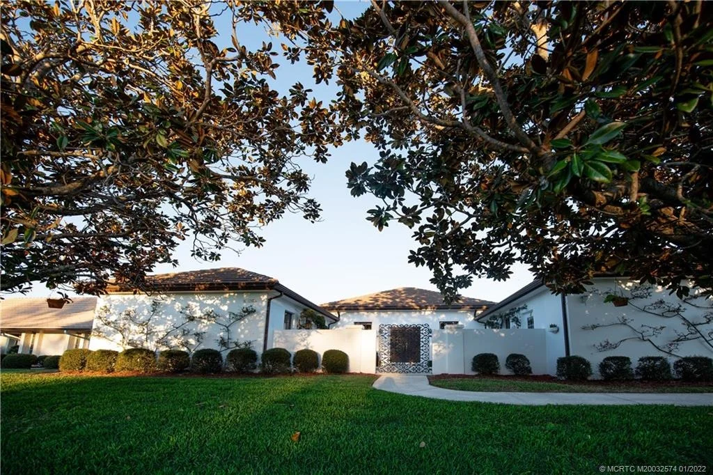 Photo of 4104 SE FAIRWAY E