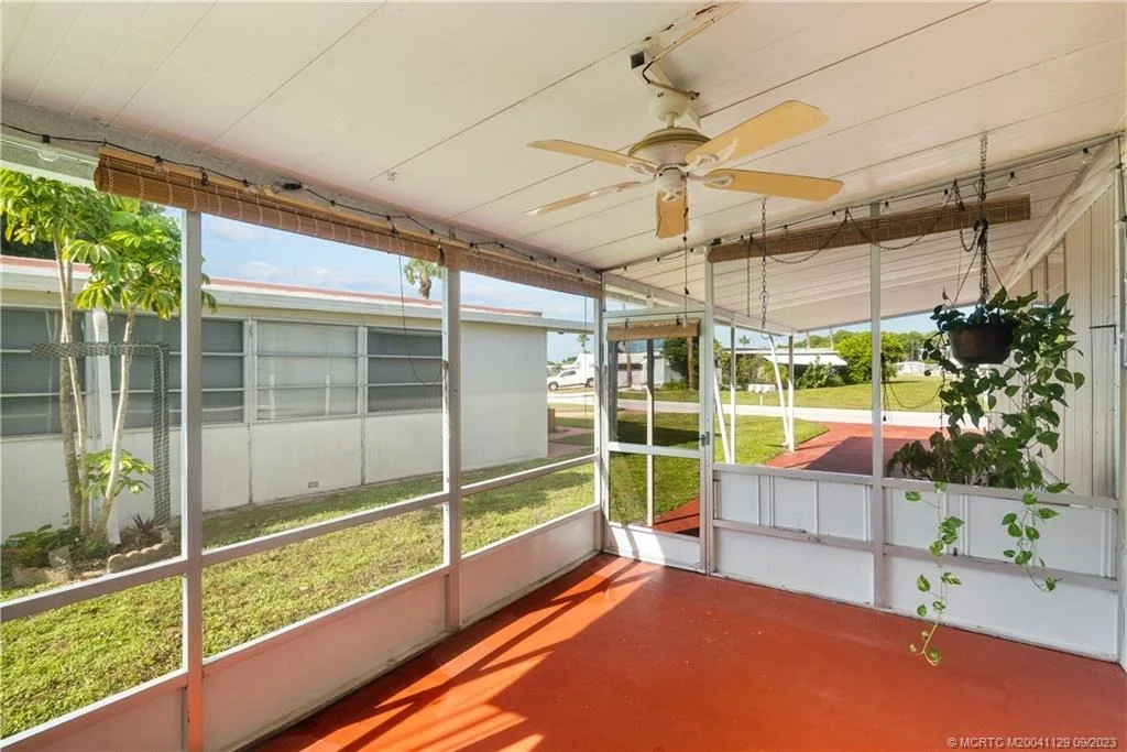 Photo of 149 SE Easy Street