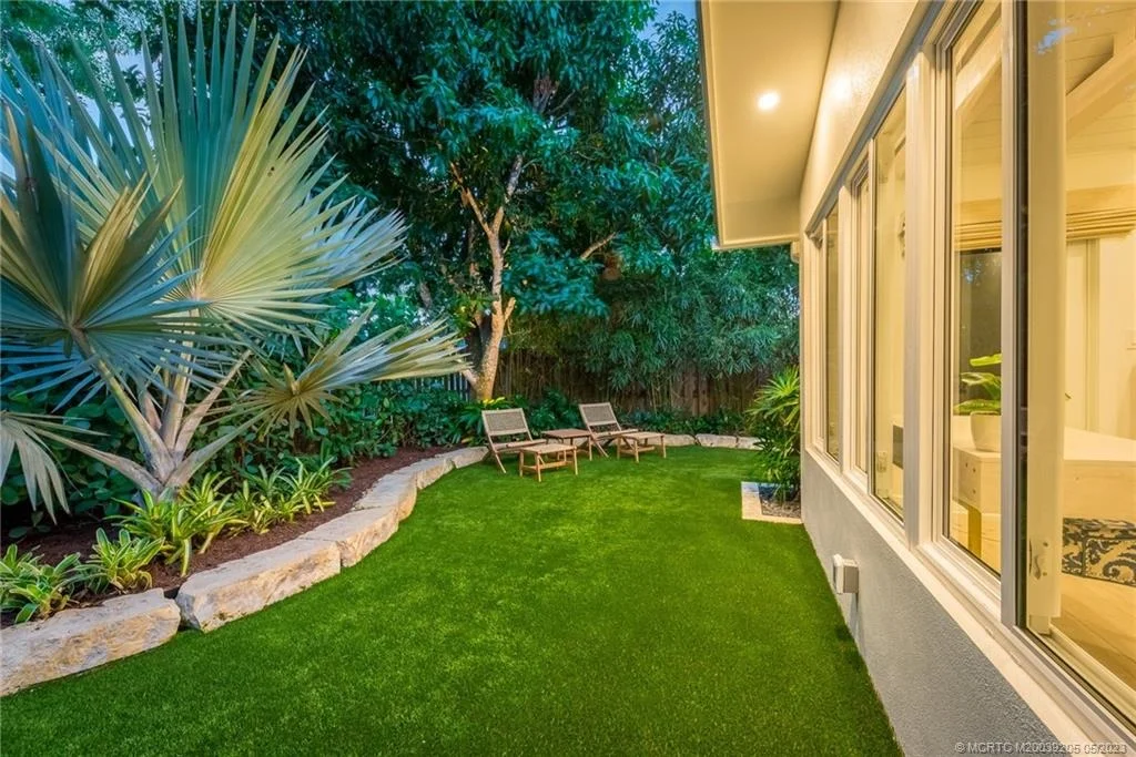 Photo of 382 SE Edgewood Drive