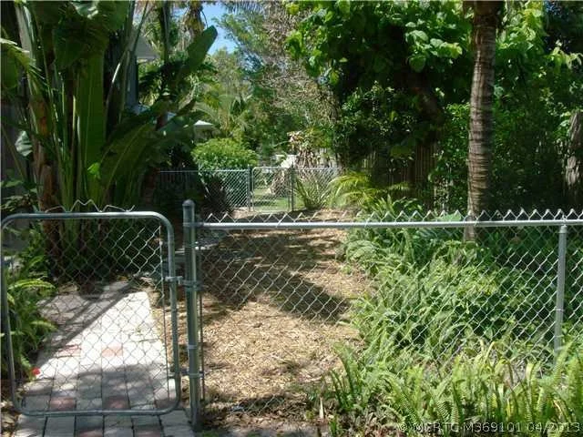 Photo of 2060 SE Saint Lucie Boulevard
