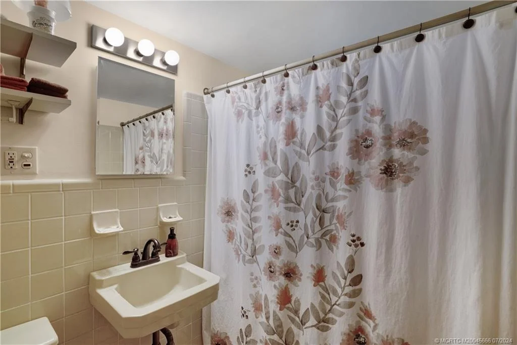 Photo of 1809 NW Bright River Point