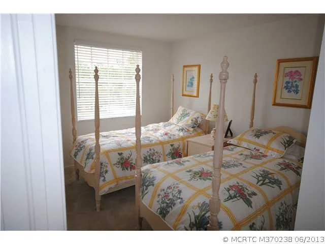 Photo of 7075 SE Twin Oaks Circle