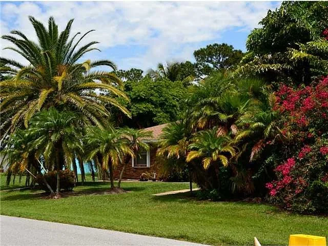 Photo of 1275 NW Pine Ridge Trail