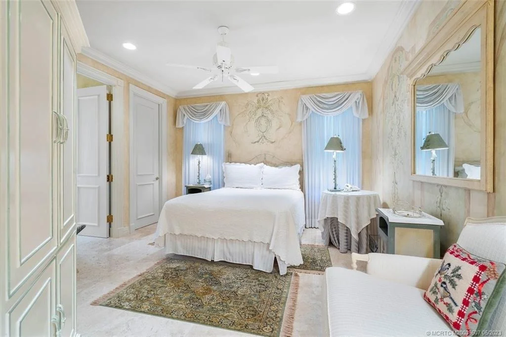 Photo of 7032 SE Harbor Circle