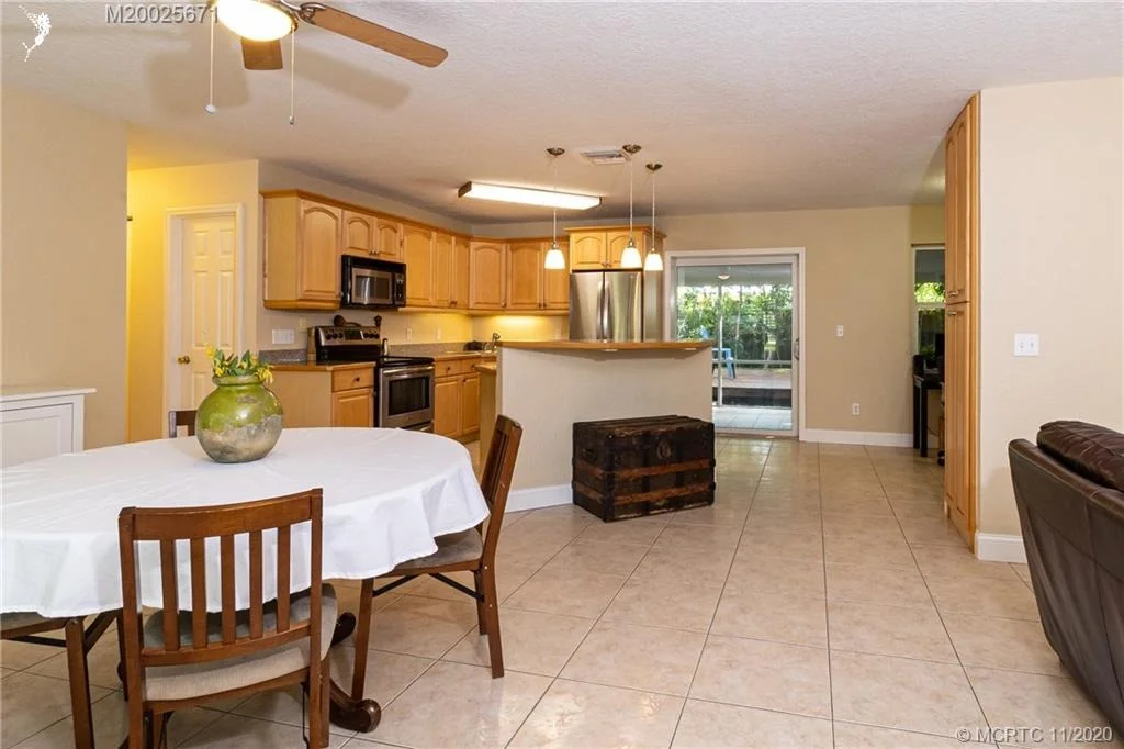 Photo of 509 SW North Riverpoint Drive
