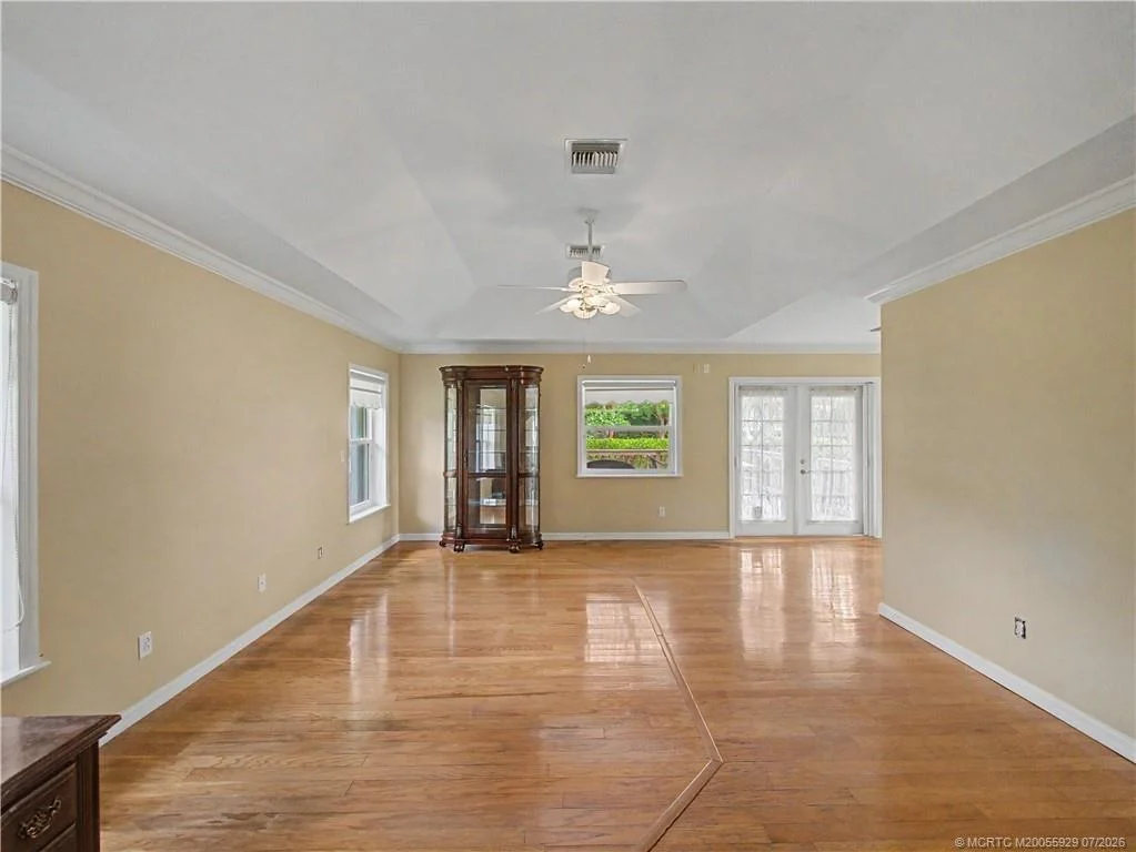 Photo of 1910 NW Cove Circle