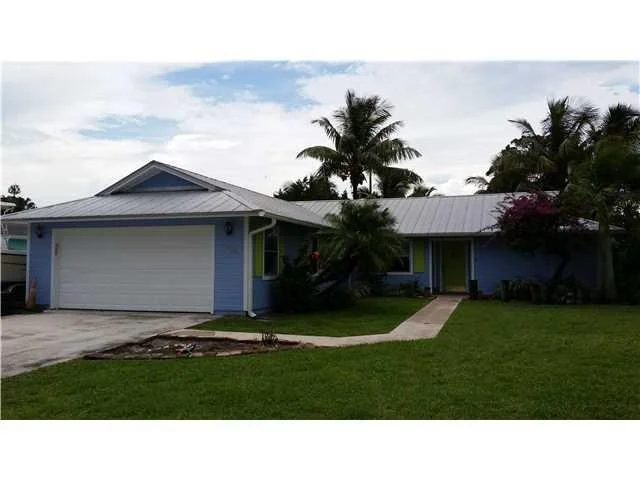 Photo of 4995 SE Manatee Terrace