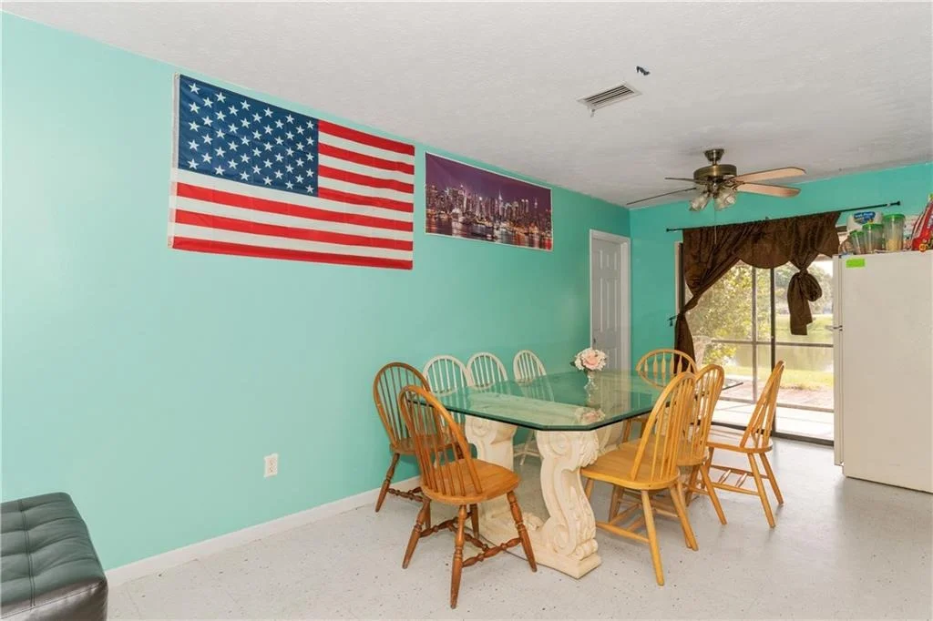 Photo of 707 SE Hibiscus Avenue
