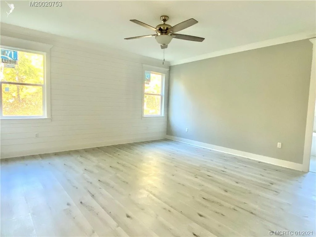 Photo of 1126 NE Post Oak Way