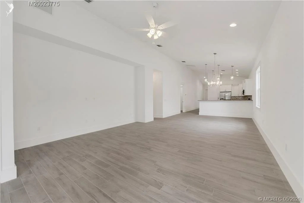 Photo of 441 SE Dolphin Drive