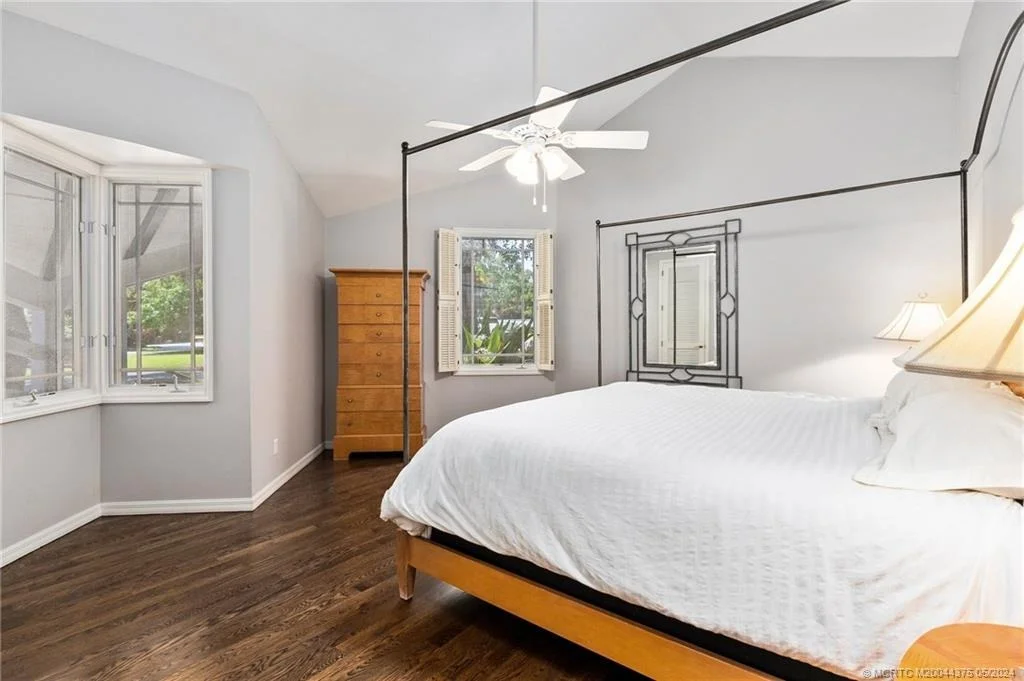 Photo of 12 Oakwood Drive