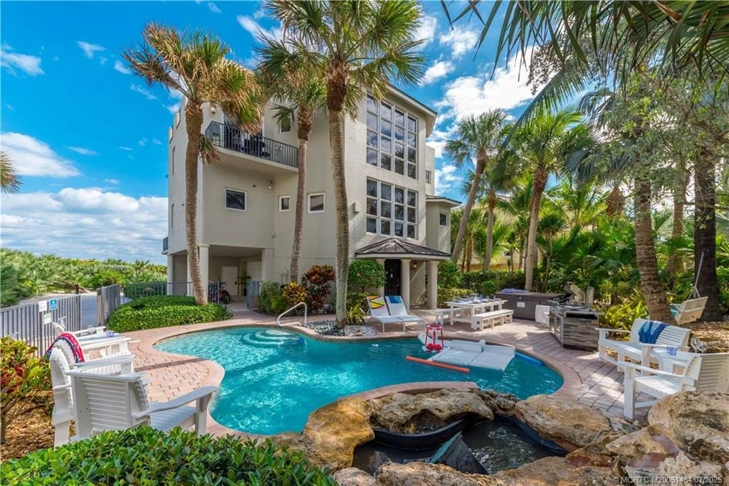 Photo of 4643 NE Ocean Boulevard