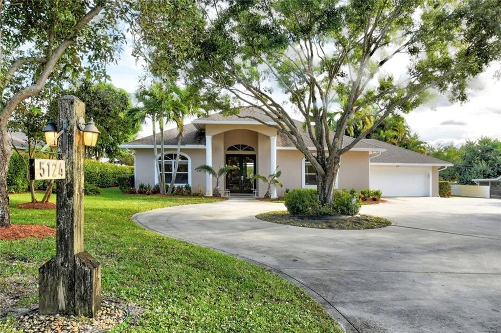 Photo of 5124 SE Horseshoe Point Road