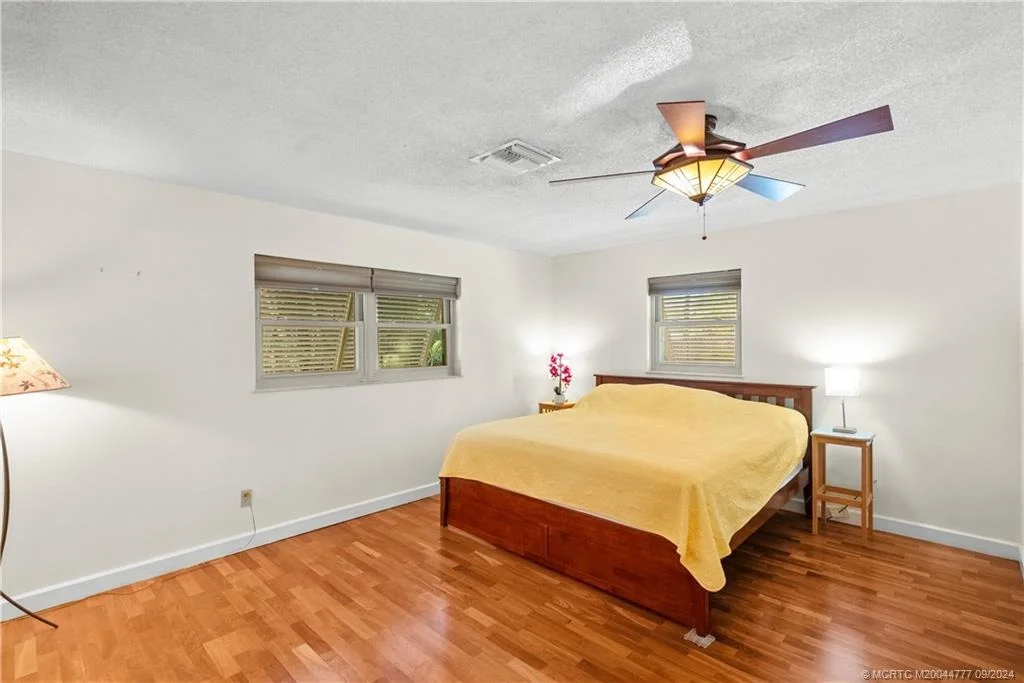 Photo of 718 SE Alamanda Circle