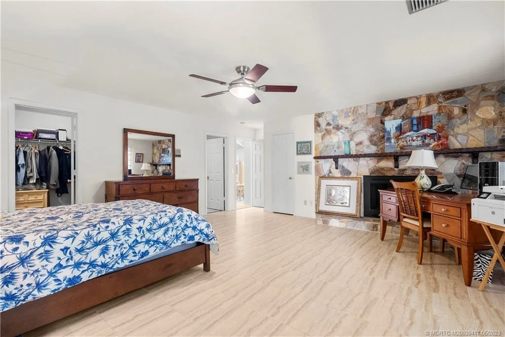 Photo of 104 N Sewalls Point Road