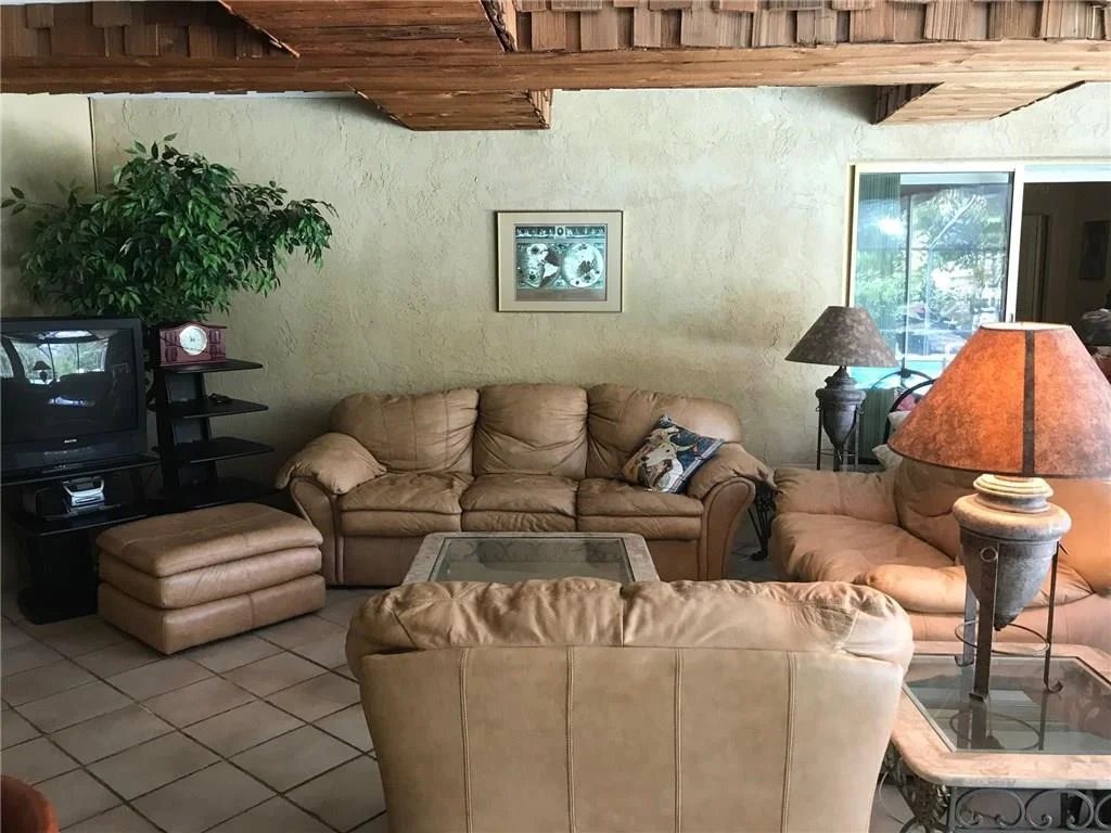 Photo of 1497 NW Lake Point