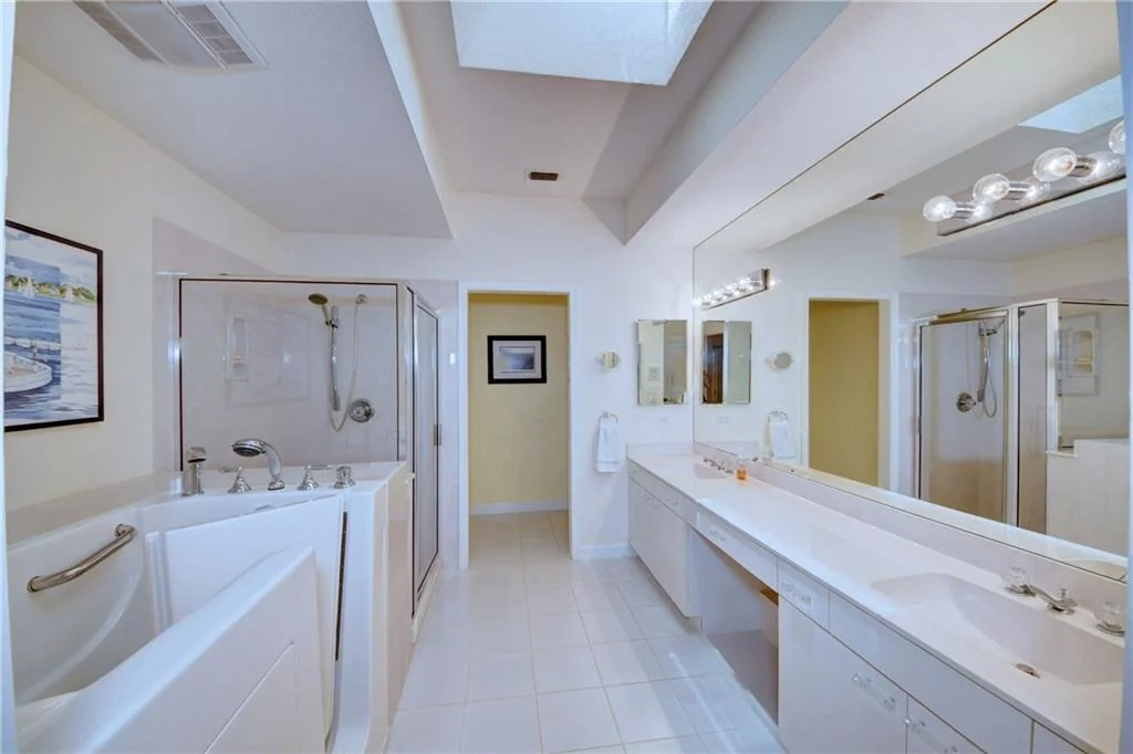 Photo of 3399 SE Cambridge Drive