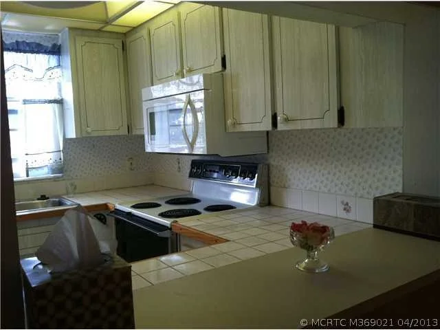 Photo of Unit 5 at 2950 SE Ocean Boulevard